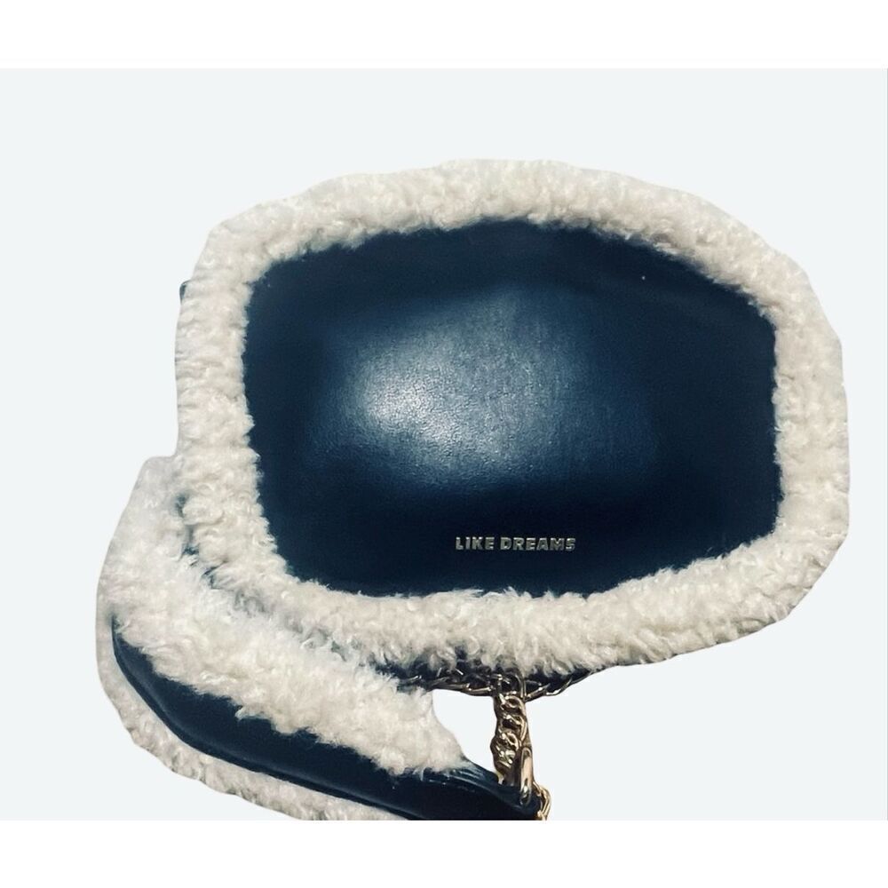 Sherpa Crossbody Purse - Picture 4 of 10